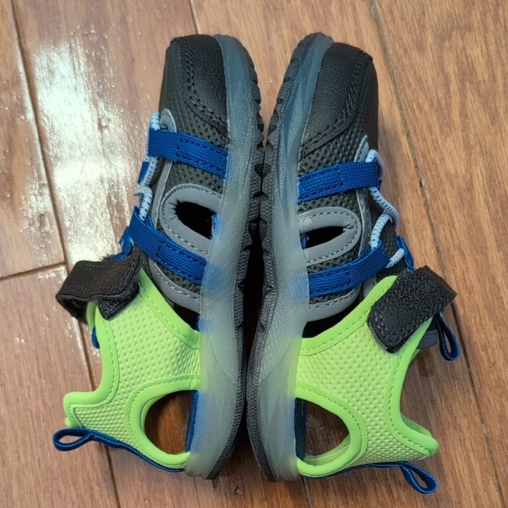 Kids Gray and Neon Green Active Sandals - Picture 6 of 9